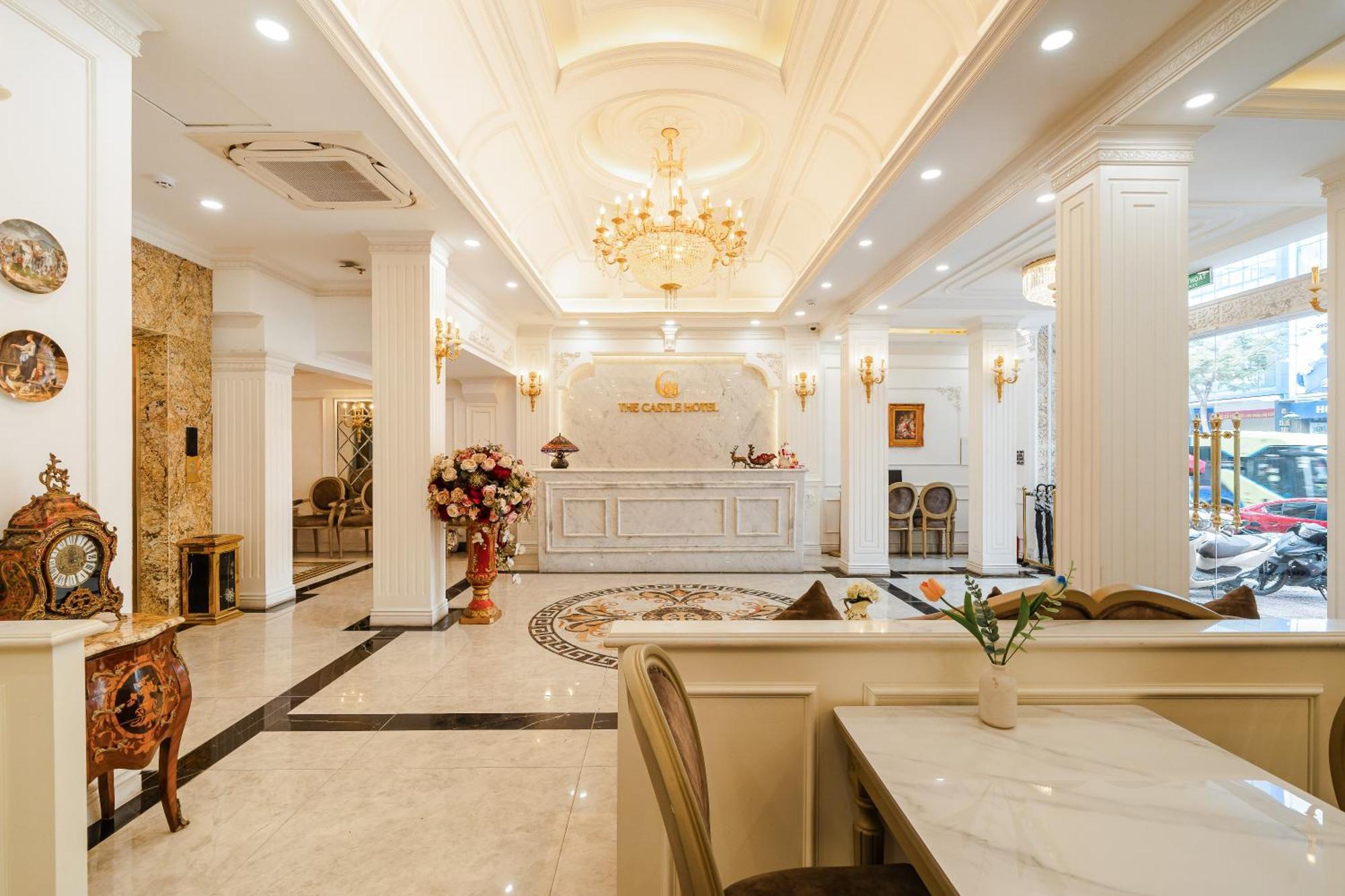 The Castle Hotel Hanoi Exterior photo